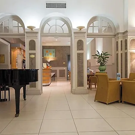 Bleues Royal Westminster Hotel 3*